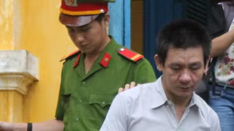 "Yêu râu xanh" dụ dỗ trẻ thiểu năng "quan hệ" ngoài nghĩa địa