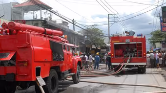 TP.HCM: Cháy lớn tại công ty may, hàng trăm công nhân tháo chạy