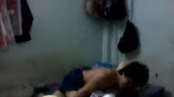 Bé gái 13 tuổi bị hai "yêu râu xanh" rủ đến nhà làm chuyện "người lớn"