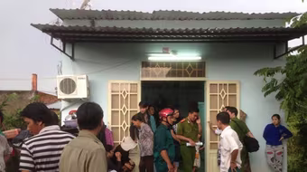 Siết cổ người tình bằng dây điện rồi dùng dao tự vẫn?