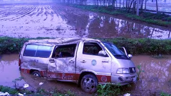 7 người thương vong trên đường đi ăn cưới