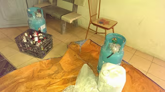 Hai anh em ruột dùng "bom" xăng, gas chống người thi hành công vụ