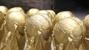 “Đột nhập” nơi sản xuất Cup "vàng" tại Hà Nội