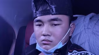 Xịt dầu gió cướp tài sản của lái xe taxi công nghệ 