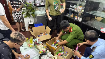 Phát hiện cửa hàng kinh doanh thuốc lá điện tử và tinh dầu không rõ nguồn gốc