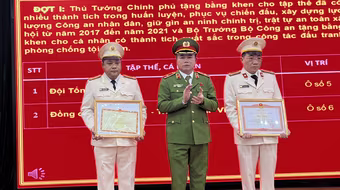 Chủ động tấn công tội phạm, đảm bảo bình yên cho nhân dân