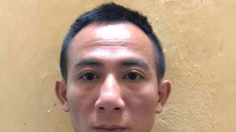 Đối tượng mang ma tuý đến hội làng rủ bạn 'chơi', gặp Công an bỏ chạy nhưng không thoát