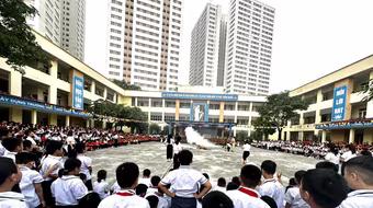 Gần 5.000 học sinh, thày, cô giáo được trang bị kiến thức an toàn phòng chống cháy, nổ và an toàn giao thông