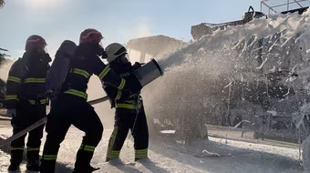  Lính cứu hỏa xứng danh Anh hùng