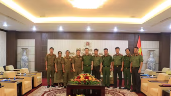 Công an Hà Nội tiếp đoàn Cơ quan đại diện Bộ Công an Lào tại Việt Nam