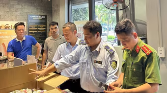 Hiểm họa việc sử dụng thuốc lá điện tử không rõ nguồn gốc