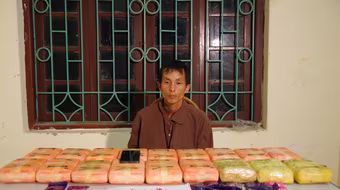 Bắt đối tượng vận chuyển 112.000 viên ma túy tổng hợp