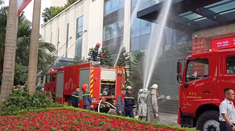 Thực tập phương án xử lý tình huống cháy lớn tại Tòa nhà Viettel