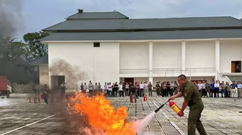 Huyện Gia Lâm rèn kỹ năng chữa cháy cho lực lượng Bảo vệ an ninh trật tự ở cơ sở