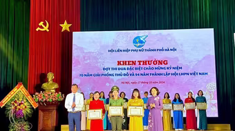 Chủ tịch thành phố Hà Nội tặng Bằng khen Hội phụ nữ Công an Tây Hồ