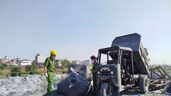 Phát hiện đối tượng đổ trộm chất độc hại ra môi trường