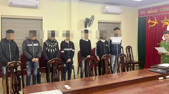 Bắt giữ 10 thanh, thiếu niên gây rối trật tự công cộng