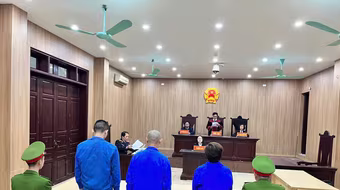 3 bị cáo trong đường dây buôn bán pháo nổ lĩnh án tù