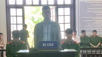 Nguyên Hiệu trưởng Trường THPT Kỳ Sơn lĩnh án 54 tháng tù