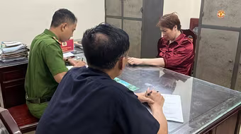 Khám xét nơi ở của đối tượng phạm tội ma túy, phát hiện thêm nhiều tang vật liên quan