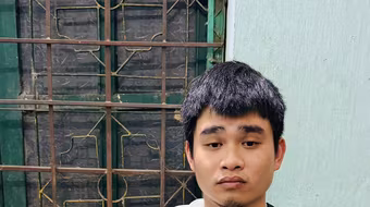 Bắt shipper mua bán trái phép chất ma túy