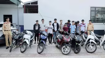 Cơ quan Công an triệu tập nhóm thanh, thiếu niên lái xe lạng lách