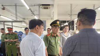 Công an Hà Nội quyết liệt tấn công tội phạm buôn lậu, gian lận thương mại, hàng giả, bảo vệ quyền lợi người tiêu dùng