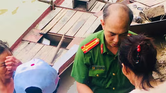 Công an phường Phú Thượng chủ động ứng phó mưa bão