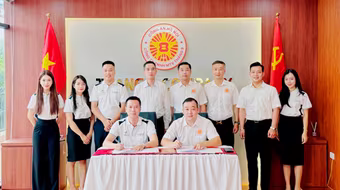 Công ty TNHH MTV Tháng 8 ký kết hợp tác chiến lược phân phối sản phẩm dầu nhờn VOSTA