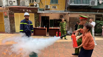 Kỹ năng thoát nạn đối với hộ gia đình ở chung cư, nhà tập thể cũ