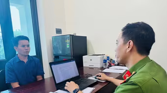 Bị khởi tố vì cho người không đủ tuổi điều khiển xe máy gây tai nạn 