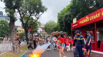 Lính cứu hỏa - Công an Hà Nội lan tỏa những thông điệp bình yên muôn nhà