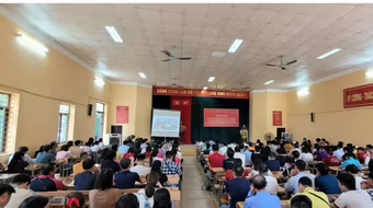 Hướng dẫn hàng trăm chủ cơ sở, hộ gia đình cập nhật dữ liệu, kết nối thiết bị báo cháy