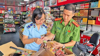 Phát hiện số lượng lớn bánh Trung thu nhập lậu