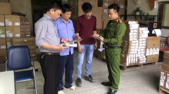 Cán bộ phường, Tổ trưởng dân phố, Chi bộ khu dân cư nâng cao kỹ năng chữa cháy