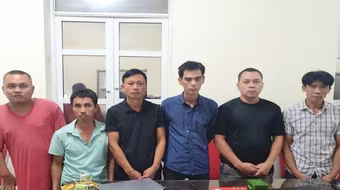 Công an xã Phúc Thịnh bắt quả tang nhóm đối tượng đánh bạc