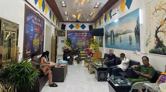 Phát hiện nhiều đối tượng vào quán trà sử dụng ma túy