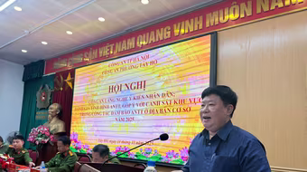 Công an phường Tây Hồ lắng nghe ý kiến nhân dân