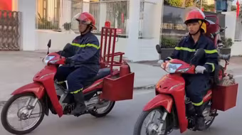 Xe mô tô chữa cháy tiếp cận ngõ nhỏ hiệu quả nhất 