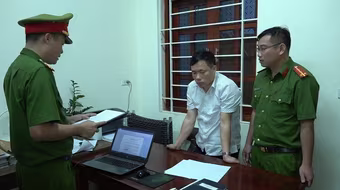 Phó Chủ tịch huyện bị bắt
