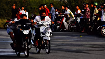 Bắt nhóm thanh niên càn quấy