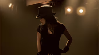 Phương Thanh gợi cảm và cá tính với "Mèo hoang"