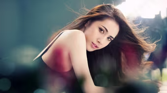 Thủy Tiên tung bộ ảnh mới lôi cuốn và quyến rũ 