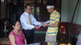 Bảo hiểm chi trả gần 200 triệu đồng cho nạn nhân vụ lật xe khách ở cầu Serepok