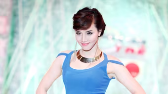 Sau "nghi án" bán dâm, Trang Nhung xuất hiện rạng ngời trên sàn catwalk