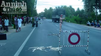 Truy tìm ô tô cán chết người bỏ trốn