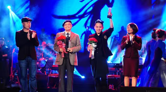 "Chiếc khăn Piêu" đoạt giải Bài hát yêu thích tháng 11