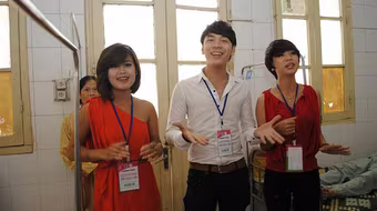 Mang âm nhạc và máu đến Viện Huyết học - Truyền máu Trung ương