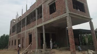 Giành nhau cái chăn, một công nhân tử vong