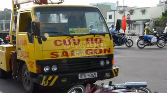Xe cứu hộ gây tai nạn trên tuyến đường nội đô đẹp nhất TP Hồ Chí Minh